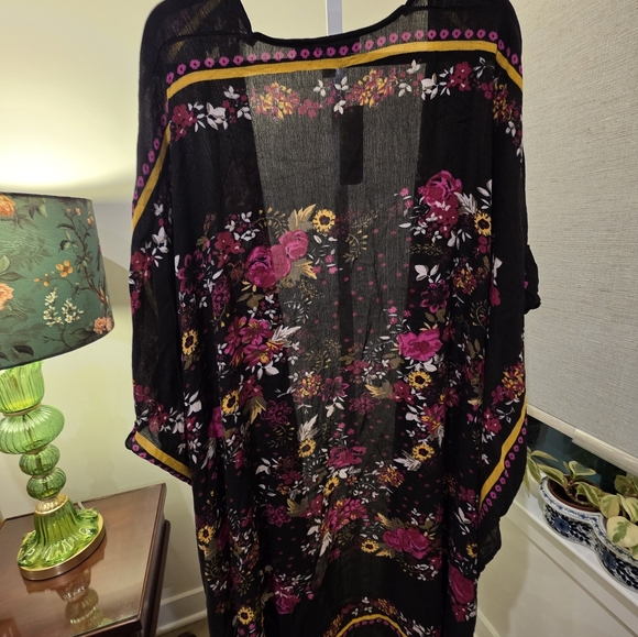 Black Floral Sheer Kimono Cover-Up NWT - Picture 3 of 6